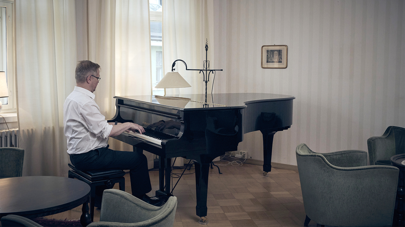 Orkesteri soi sivistyksen puolesta, huutokilpailua vastaan. Suomen Kuvalehden pääbisnes on edelleen viikoittain ilmestyvässä lehdessä, jossa on pitkiä ja syvällisiä juttuja. Se on mahdollista myös jatkossa, jos yhteiskunnassa arvostetaan sivistystä, sanoo päätoimittaja Matti Kalliokoski.