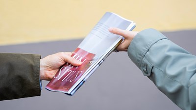 Median tehtävä on välittää luotettavaa ja tarkistettua tietoa, mutta kuinka siinä onnistutaan tekoälyn, ilmastokriisin ja digijättien aikakaudella? Aikakausmedia-alan yhteen kokoavan Magazine Symposiumin teemana on median vastuu. 24. marraskuuta järjestettävään tilaisuuteen voi nyt ilmoittautua! 