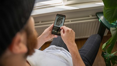 Generatiivinen tekoäly muuttaa tapaa kuluttaa uutisia ja mediaa, selviää Reuters-instituutin kyselytutkimuksesta. Journalismilta odotetaan aiempaa enemmän omaan elämään liittyviä sisältöjä.