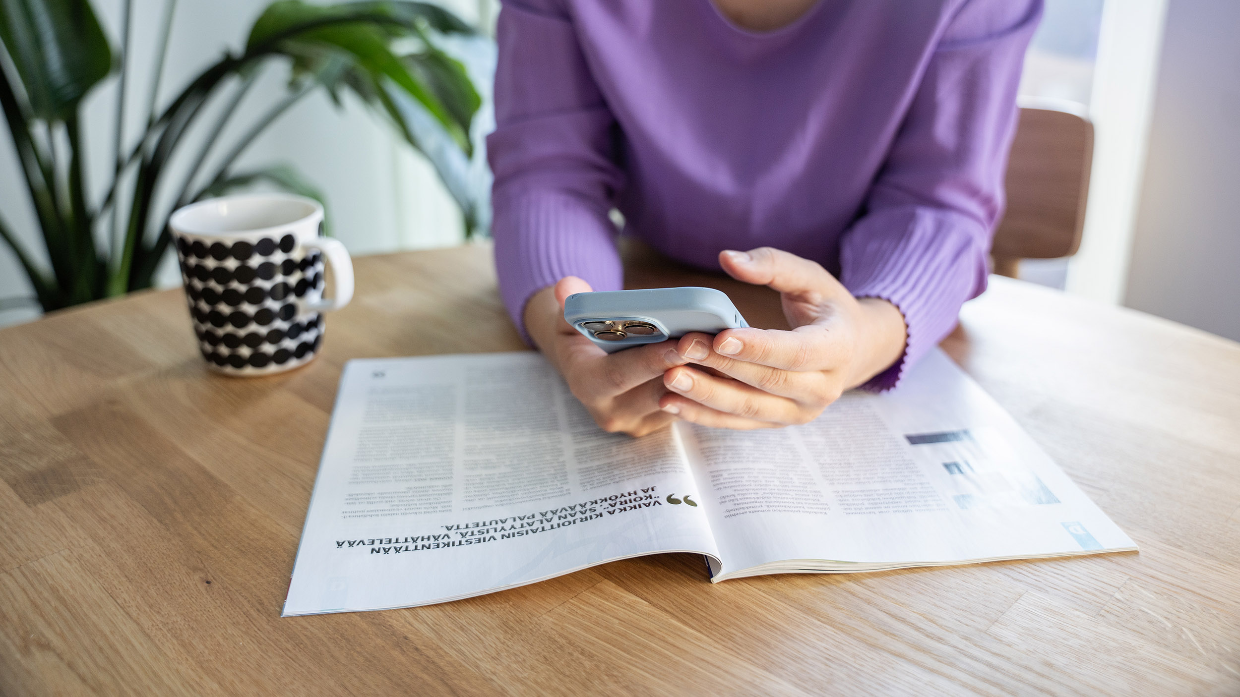 Aikakausmedioiden lukeminen digissä yleistyy kaikissa ikäryhmissä, kertoo tuore Kansallinen Mediatutkimus (KMT 2025). Katso jutusta lista eniten yleisöään kasvattaneista lehdistä!
