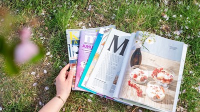 Miten hyvin tunnet suomalaiset aikakauslehdet? Testaa tietosi kesävisassa!